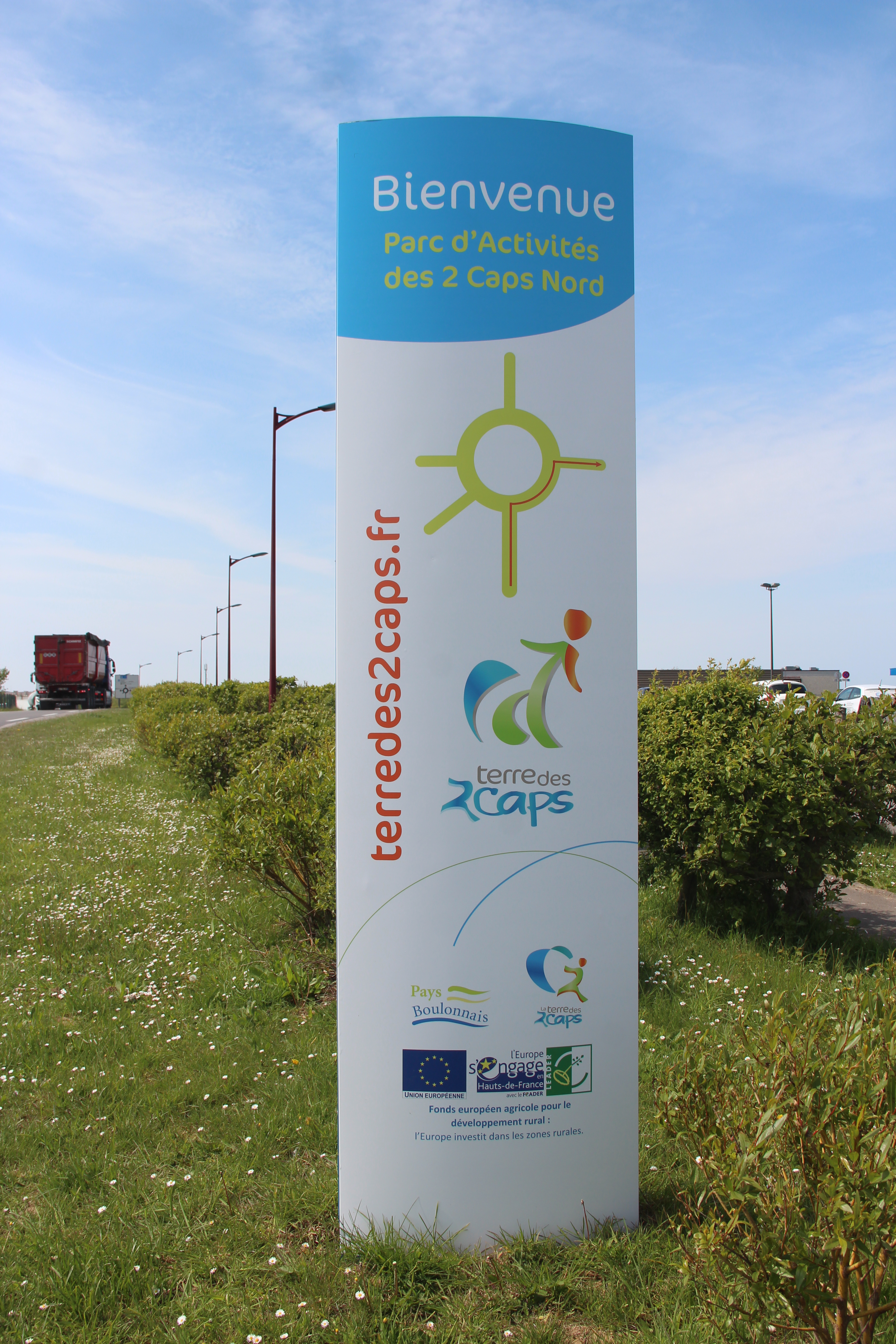 Fourniture et pose de totems aux ZAE intercommunales – 7 527.80€ de participation européenne